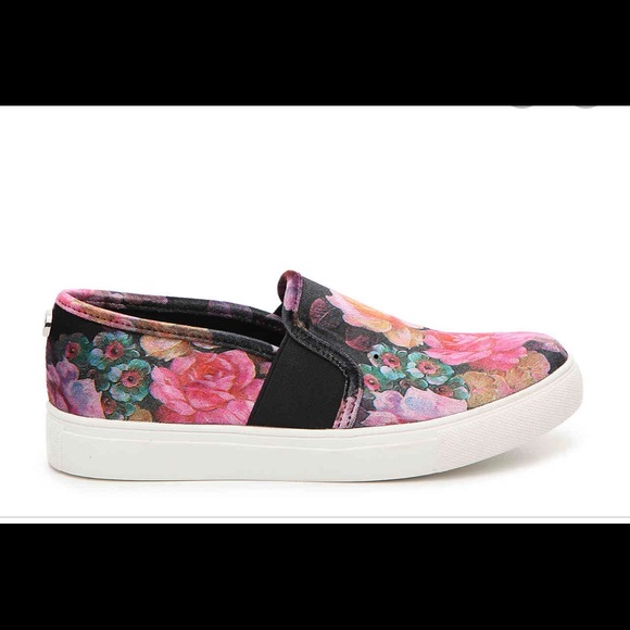 Steve Madden Shoes - Steve Madden Evangel Velvet Slip Ons